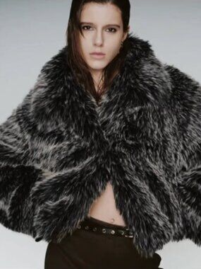 Urban Revivo Faux Fur Straight Jacket